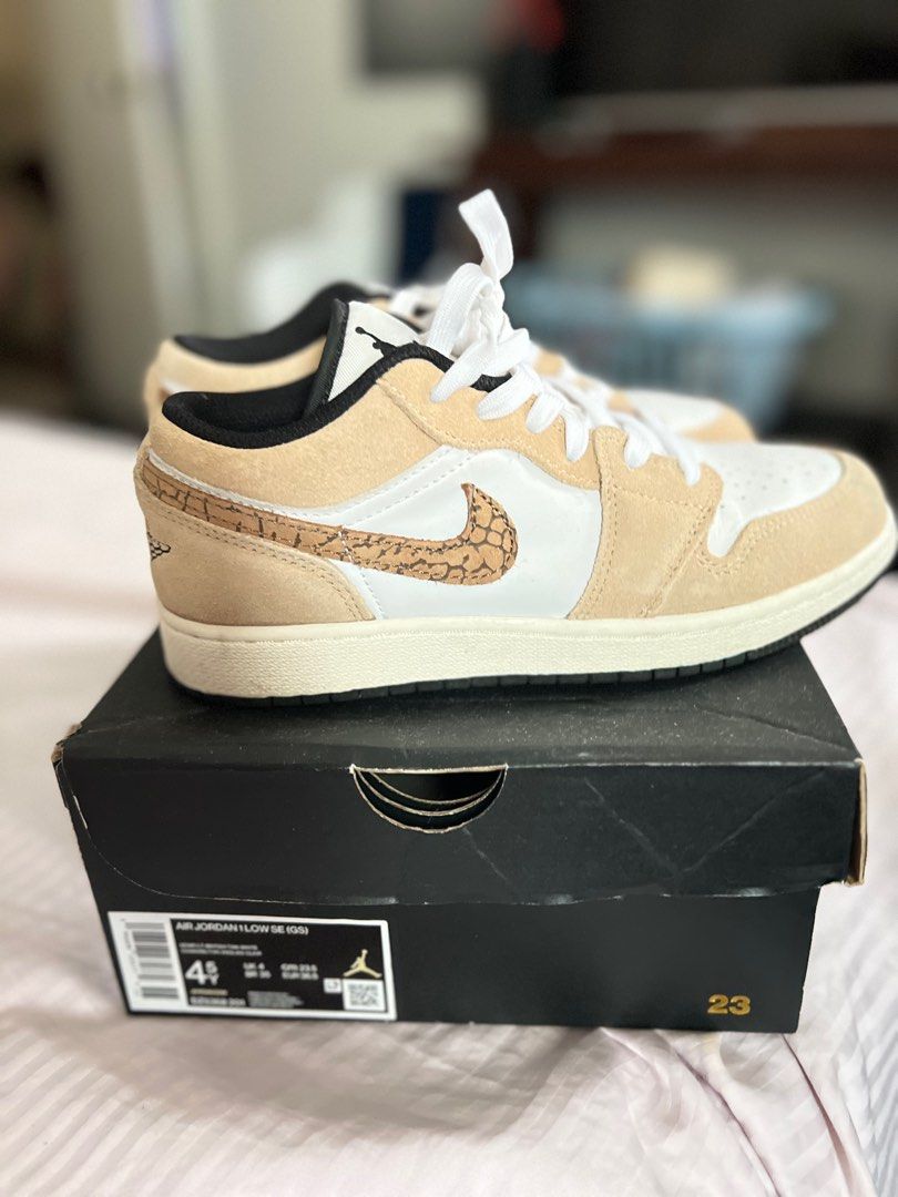 Air Jordan low SE (Category: Sneakers & Footwear) located in Las Pinas. Submitted by pixterspb (Listing ID 1317209930, Image 1). Description: Size 4 1/2 Mint condition Used only 3x With box.