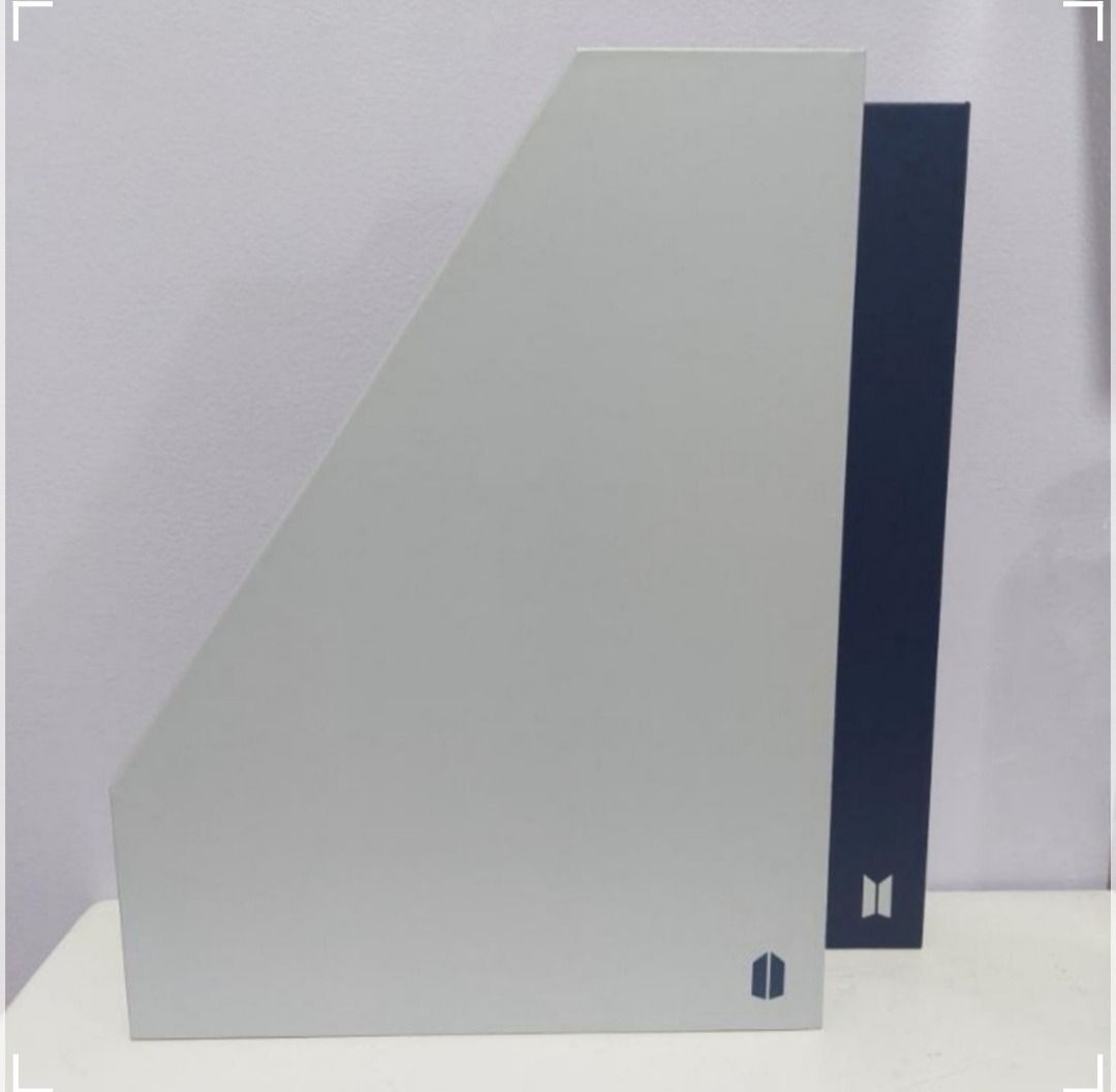 BTS ARMY KIT VOL 8 (UNSEALED) (Category: K-Wave Merchandise) located in Makati City. Submitted by phc19 (Listing ID 1316961923, Image 2). Description: 👀 PLEASE BASAHIN MUNA MAIGI BAGO MAGTANONG.👀 📌INCLUSIONS ✔ FILE RACK ✔ ARMY ZIP (PHOTOBOOK) ✔ MEMO PAD 📝 CLICK THE LINK BELOW TO ORDER ⬇️ 🔗 https://linktr.ee/purpleheartcart 🚫 NO HAGGLING / LOWBALLING OF PRICES. PRICES ARE FIXED. 🚫 NO COD 🚫 NO RUSH SHIPPING ✨ ONHAND AND OFFICIAL ✨ FLAWS/CON