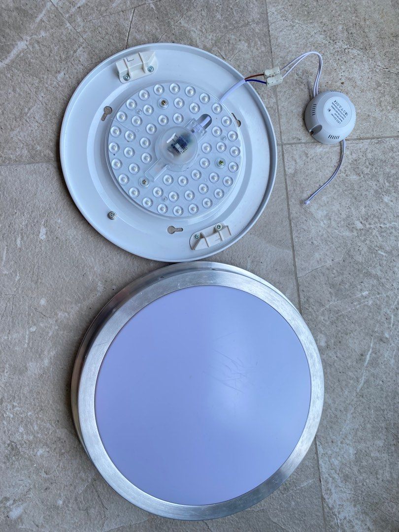 Ceiling light (Category: Lighting) located in Singapore. Submitted by sg_popeye (Listing ID 1317198566, Image 2). Description: Ceiling light. Not suitable so sold. LED and Starter sold separately..