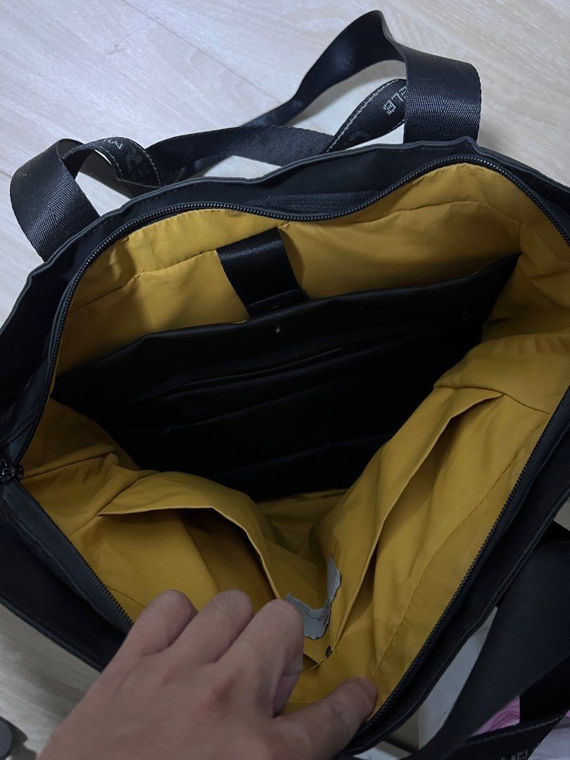 Crumpler tate tote outlet