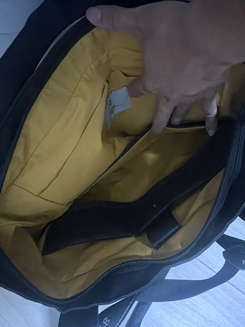 Crumpler tate tote sale