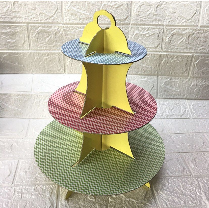 Cupcake Stand (Category: Bakeware) located in Manila. Submitted by thekidshop (Listing ID 1317297672, Image 1). Description: .