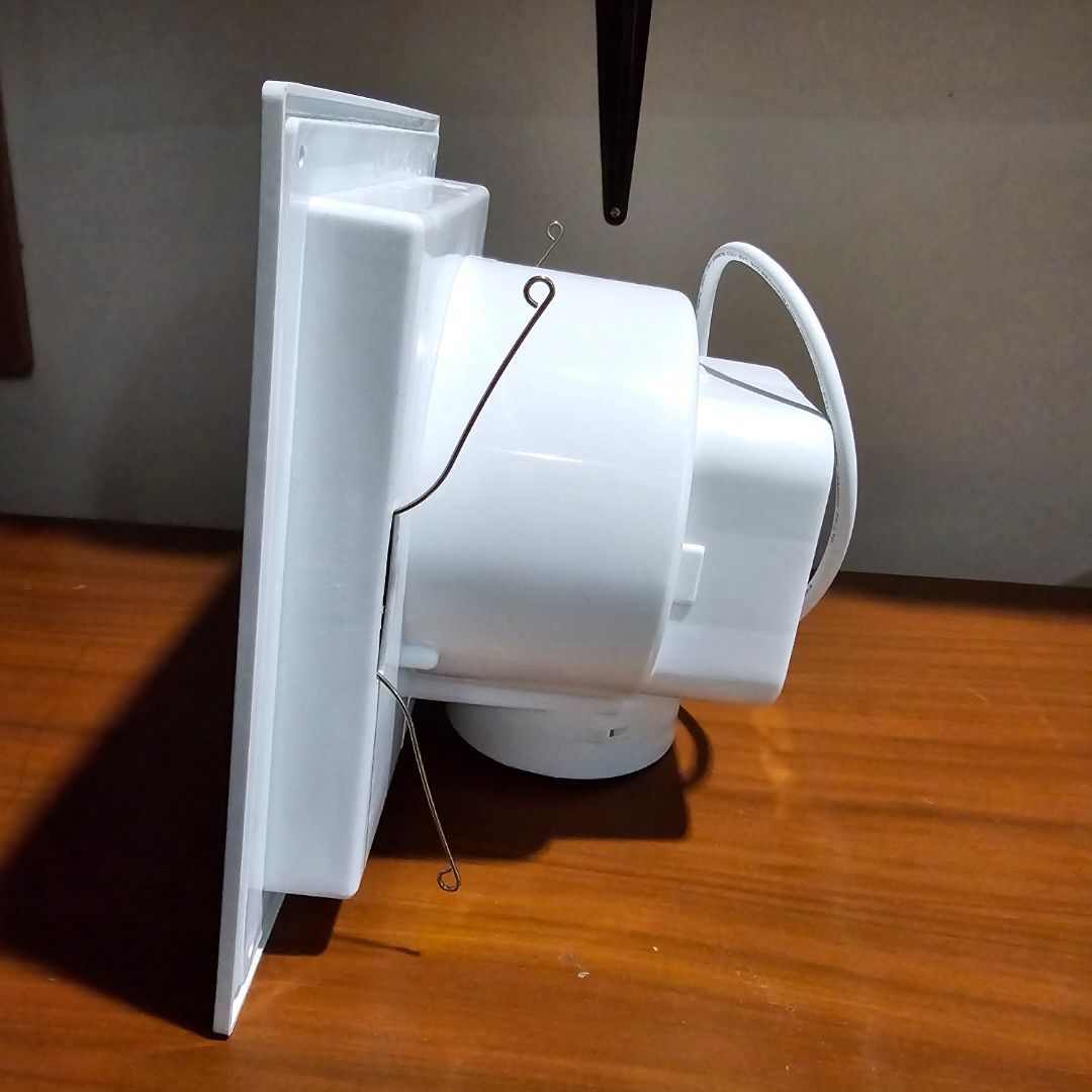 EXHAUST FAN CEILING MOUNTED (Category: Other Home Appliances) located in Cainta. Submitted by piper8 (Listing ID 1317250532, Image 2). Description: reason for selling: wrong size.