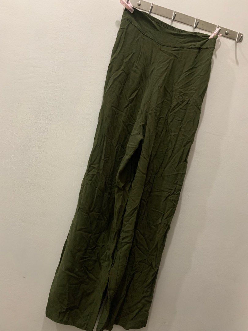 Garterized Trousers (Category: Other Bottoms) located in Manila. Submitted by declutteringdani (Listing ID 1317282378, Image 2). Description: M-Semi large Garter back for stretch Issues in pics above Rfs:Decluttering Loc:feu diliman.