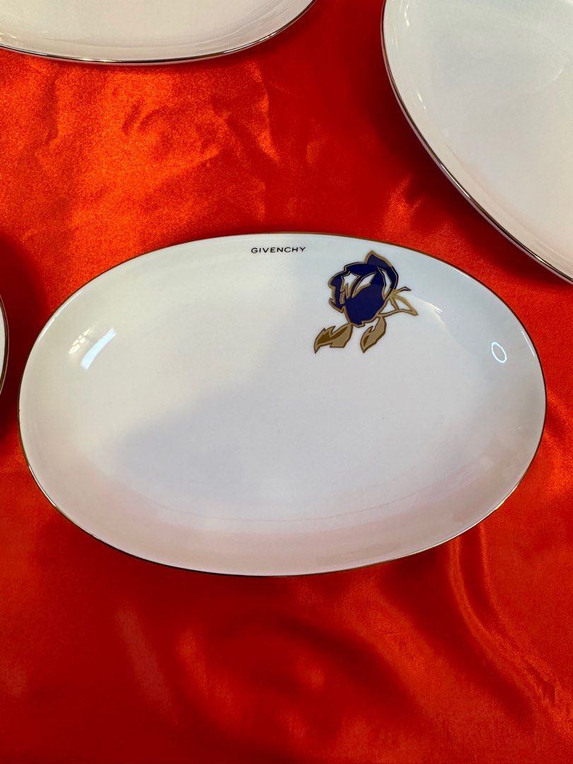 GIVENCHY OVAL PLATE RARE (Category: Dinnerware & Cutlery) located in Manila. Submitted by nipponoinarigoods (Listing ID 1317339324, Image 1). Description: GIVENCHY OVAL PLATE (RARE) Selling per pcs 3plates available Location:majayjay laguna .