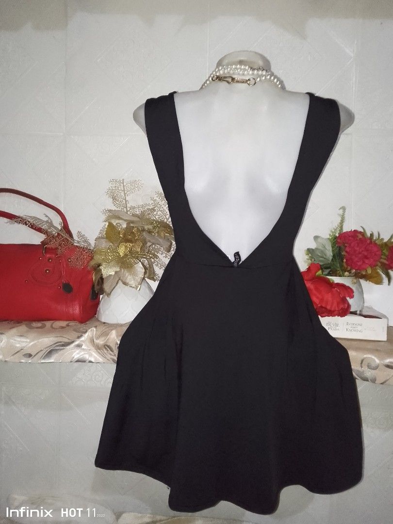 H&m little black dress outlet