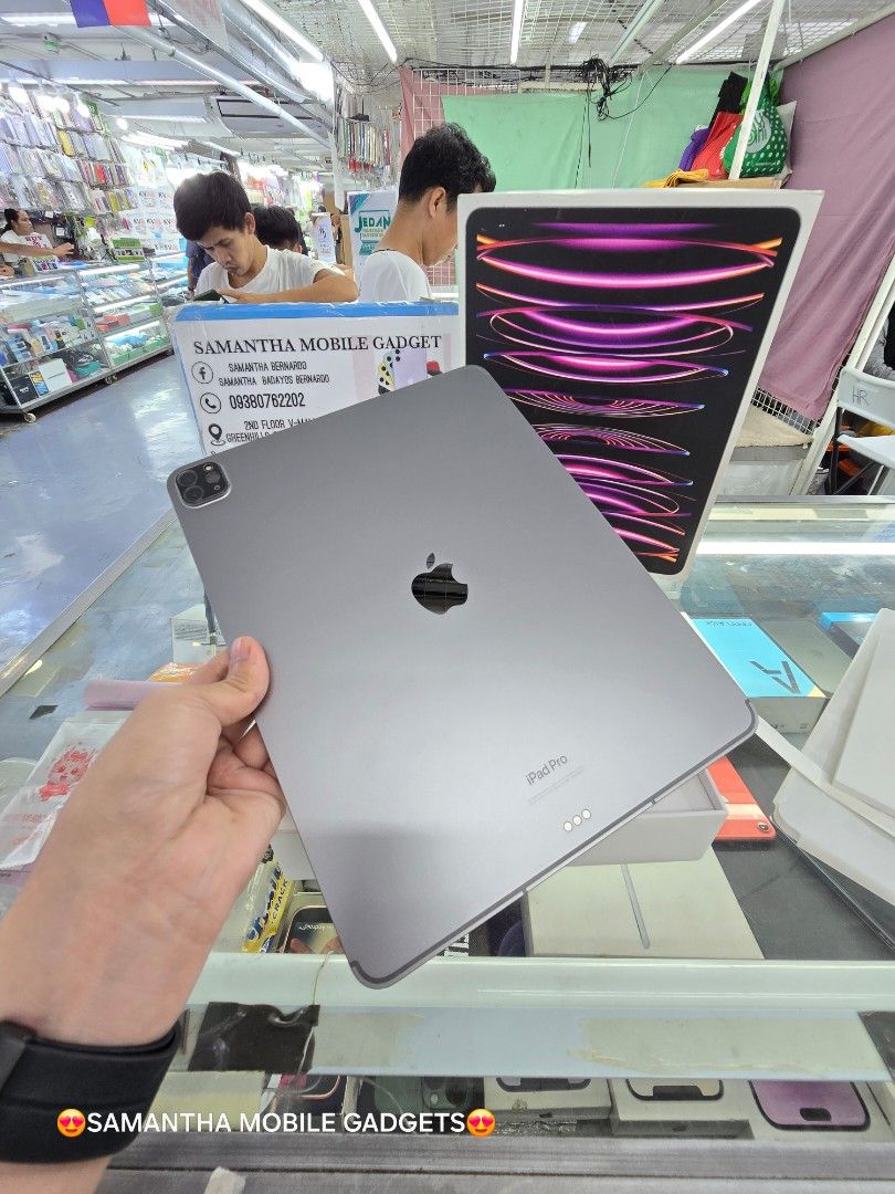 Ipad Pro M2 6thGeneration 12.9 256gb Wifi Cellular (Category: iPad) located in Manila. Submitted by lenweltong05295 (Listing ID 1317261381, Image 1). Description: Ipad Pro M2 6thGeneration 12.9 256gb Wifi Cellular Complete Package Onhand Stock Same Serial Box.