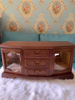 (Category: ) located in . Submitted by ladyeleanor.atelier (Listing ID 1317313827, Image 1). Description: .