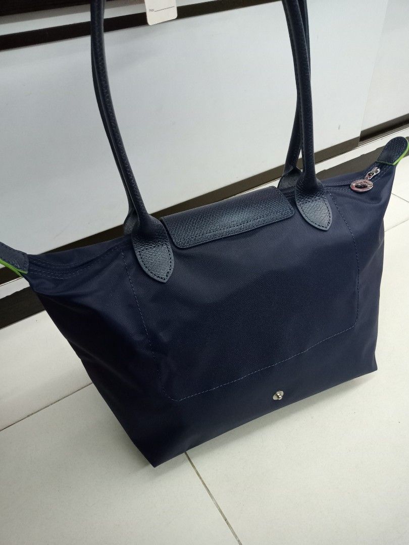 Longchamp size medium, Barang Mewah, Tas Dompet di Carousell