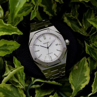 (Category: ) located in . Submitted by jantzen.watches (Listing ID 1317193968, Image 1). Description: .