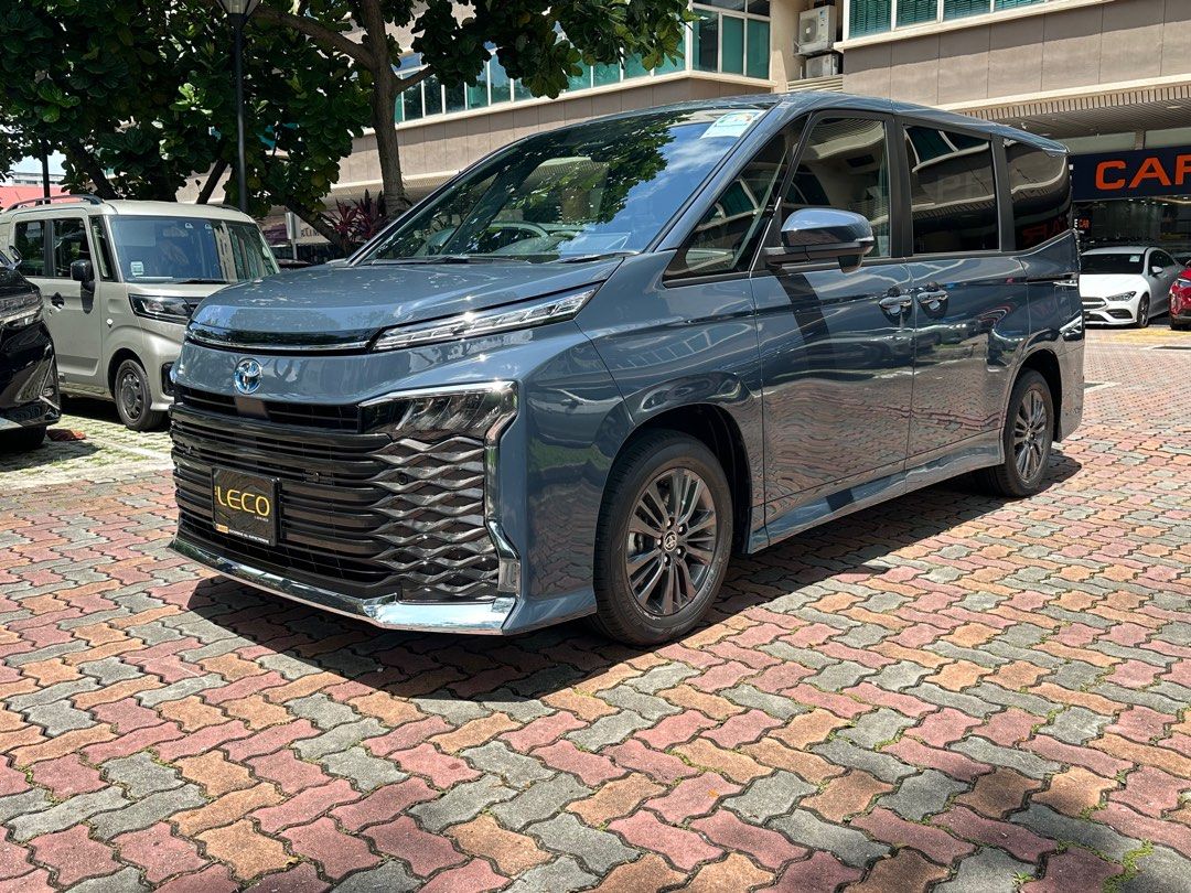 New Toyota Voxy hybrid 1.8l (SG model )62872683375746111