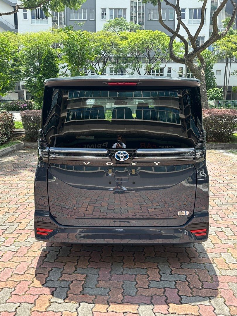 New Toyota Voxy hybrid 1.8l (SG model )62872683375746112