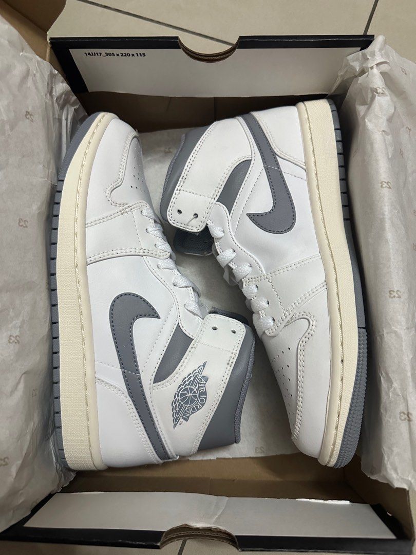 aj1 grey mid