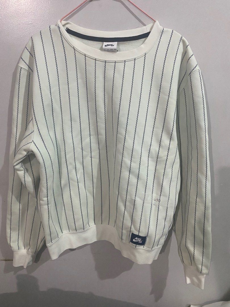 Nike SB sweater (Category: Coats, Jackets and Outerwear) located in Quezon City. Submitted by vanirish (Listing ID 1317327703, Image 1). Description: Bought last year. Only tried once..