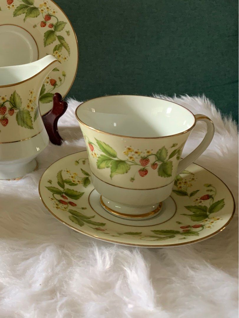 Noritake Strawberry Tea Cup Set (Category: Coffee & Tea Tableware) located in Angeles City. Submitted by ladyeleanor.atelier (Listing ID 1317314126, Image 2). Description: 1 pourer + 3 duos.