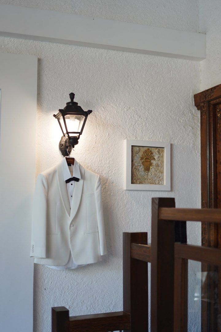 Off White Suite (Category: Coats, Jackets and Outerwear) located in Cainta. Submitted by goodstuff017 (Listing ID 1317246027, Image 1). Description: Used for approx 4-5hrs during my wedding. 5’6 in height medium built. Custom made by Arvox Tailoring. Dm for more pics :).
