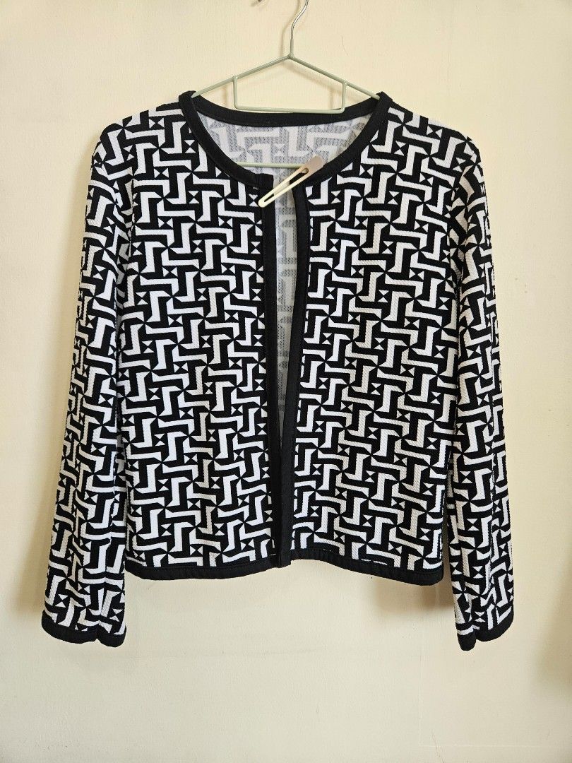 Plus Size Blazer for Summer L to XL (Category: Coats, Jackets and Outerwear) located in Cebu City. Submitted by aiphee (Listing ID 1317332140, Image 1). Description: Negotiable, best for Large and XL plus size sissies. Used for corporate wear, thickness is ideal even in summer since fabric is breathable. Fits like a waistcoat or Bolero. 36" x 19". Measurements on screen. Can deliver JnT, LBC, DHL nationwide. Clip not included. Message for details