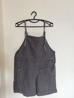 (Category: ) located in . Submitted by me2ucloset (Listing ID 1317276908, Image 1). Description: .