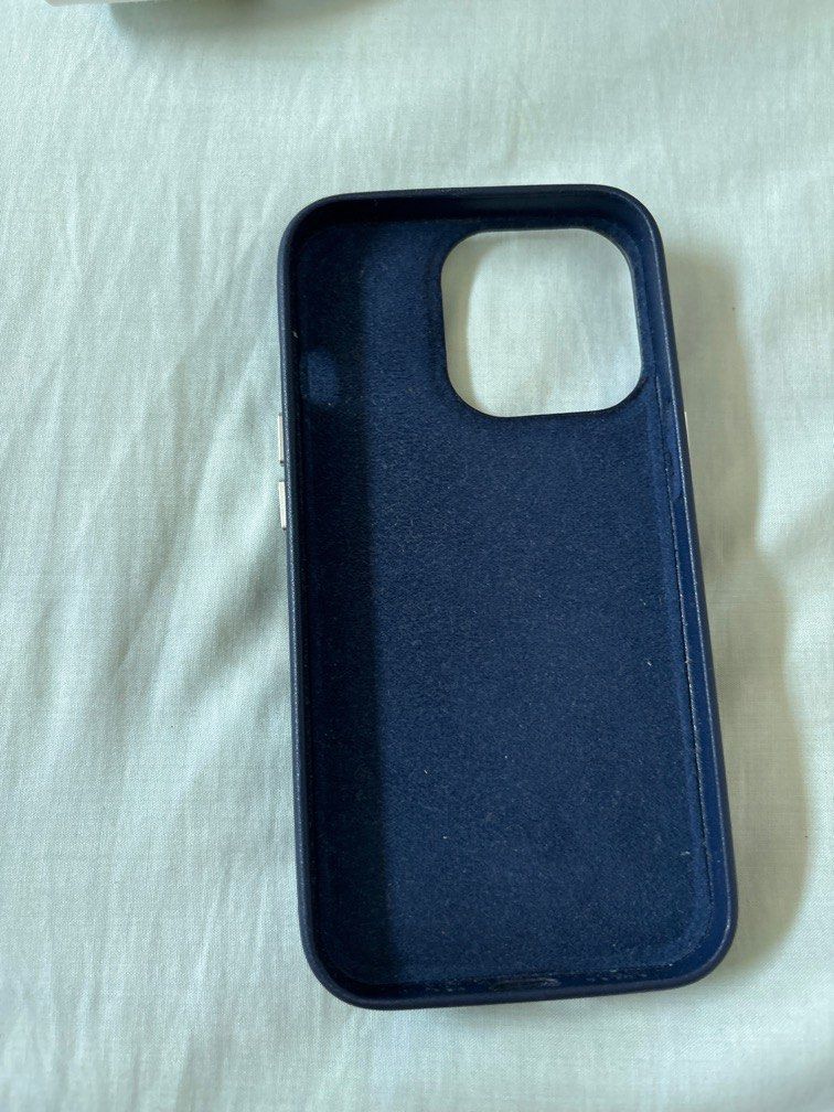 Puffer Case Dark Blue Funiki Iphone 13 pro (Category: Cases & Sleeves) located in Quezon City. Submitted by risse_declutters (Listing ID 1317220429, Image 2). Description: .