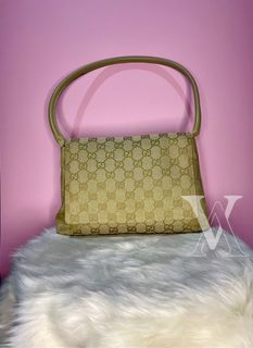 (Category: ) located in . Submitted by aivee.luxe (Listing ID 1317297526, Image 1). Description: .