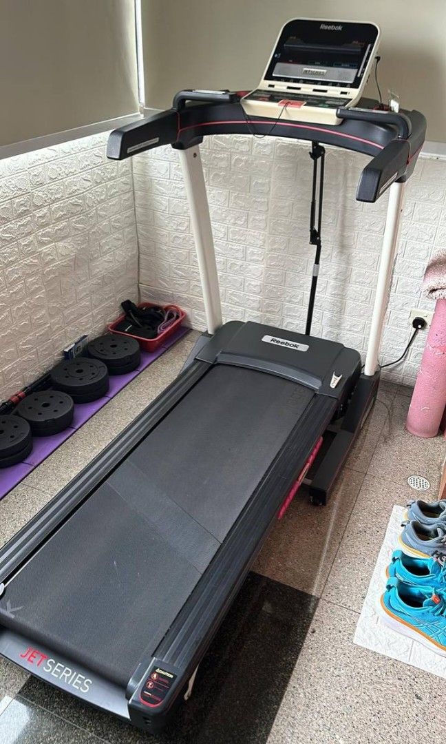 Reebok Jet 100 treadmill Bluetooth Sports Equipment Exercise Fitness Cardio Fitness Machines on Carousell