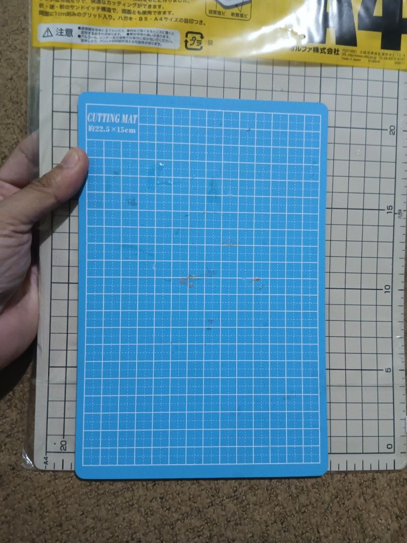 Set pack of cutting mats (Category: Craft Supplies & Tools) located in Quezon City. Submitted by markgolveo (Listing ID 1317340967, Image 3). Description: Set pack of cutting mats free large guide ruler.