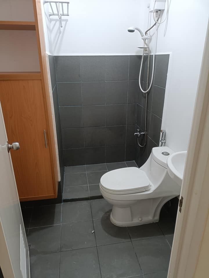 Studio Unit | Amaia Steps Sucat Condominium (Category: Apartments & Condos) located in Paranaque City. Submitted by carmiaella (Listing ID 1317275004, Image 3). Description: Studio Room Good for single or couple occupants Newly renovated Near airports, highways, malls Included: Shower water heater Toilet with bidet Rangehood Available for sale also. Message to inquire for rates..
