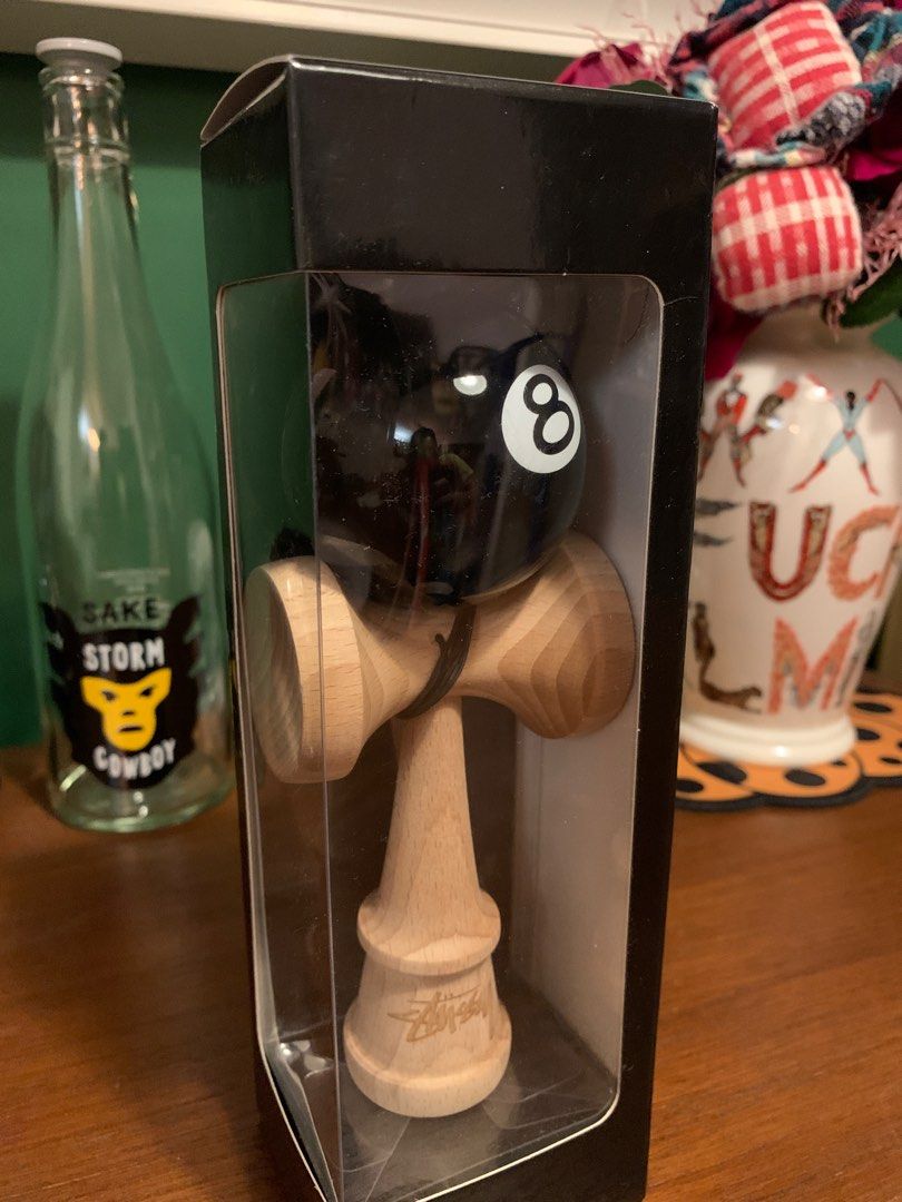 Stussy Kendama 8 ball 劍玉, 興趣及遊戲, 玩具& 遊戲類- Carousell
