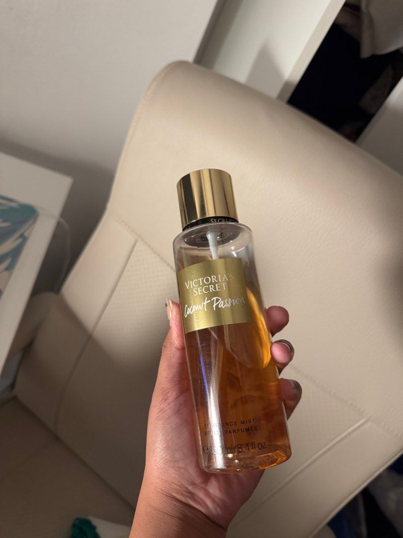 Victoria's Secret Coconut Passion (Category: Fragrance & Deodorants) located in Quezon City. Submitted by ayabl00p (Listing ID 1317358524, Image 1). Description: 75% full.