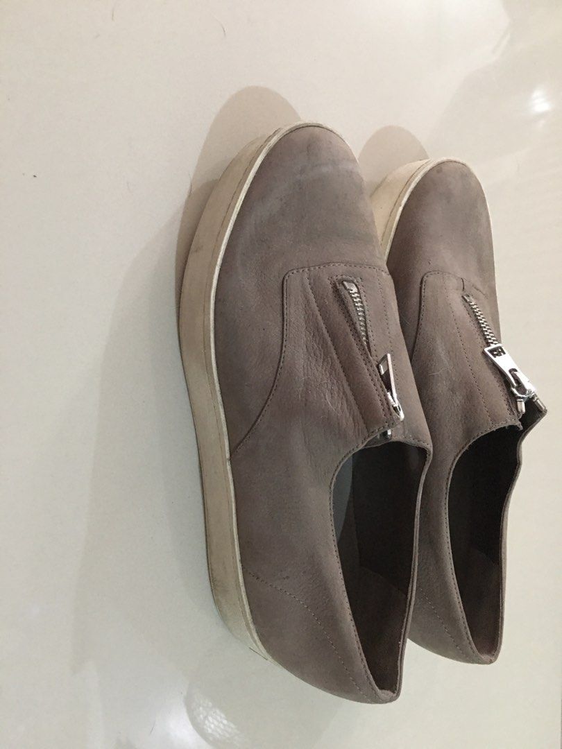 VINCE Shoes Women s Fashion Footwear Shoe inserts on Carousell