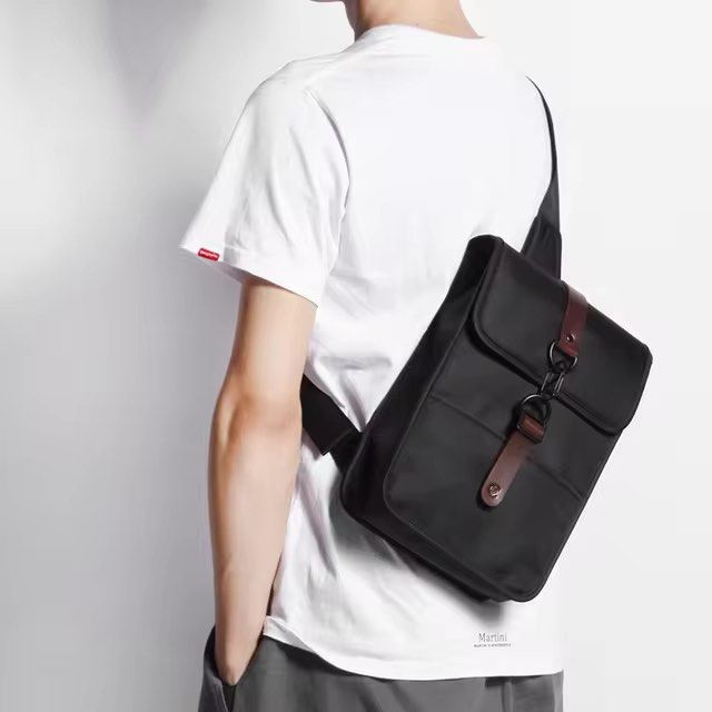 Waterproof Crossbody (Category: Sling Bags) located in Bauang. Submitted by jasperjohn (Listing ID 1317347801, Image 3). Description: Solid neto🔥 Perfect this rainy season👌.