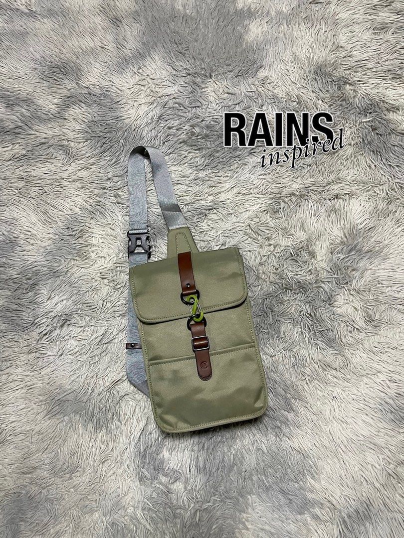 Waterproof Crossbody (Category: Sling Bags) located in Bauang. Submitted by jasperjohn (Listing ID 1317347801, Image 1). Description: Solid neto🔥 Perfect this rainy season👌.