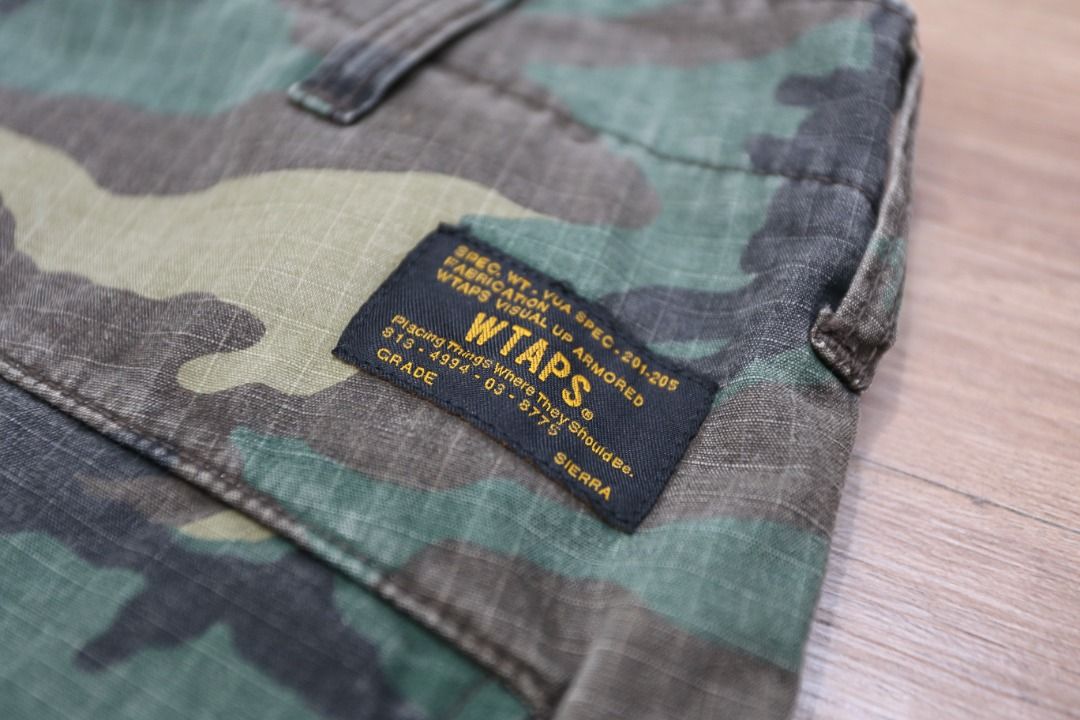 Wtaps - Bape - F/W 17 - Cargo Pants (Category: Trousers) located in Manila. Submitted by graymatter_ (Listing ID 1317357985, Image 3). Description: Wtaps - Bape - F/W 17 - Cargo Pants Tagged Size: S Condition: 9/10 Material: 100% Cotton Zipper: YKK Made in: Japan Dimensions Waist: 31 Inseam: 29 Crotch: 13 Thigh: 12 Leg Opening: 8 .