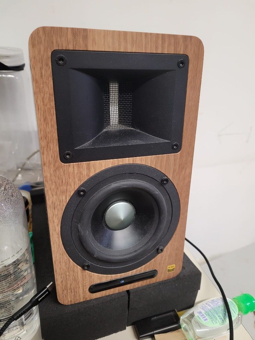 Edifier A80 speaker （分類：Soundbar、揚聲器、藍牙喇叭、耳擴）位於 Hong Kong。 由 chris.yc6.biz 提交（商品編號 1304606139，圖片 3）。簡介： edifier A80, 畢業搬離宿舍, 屋企冇位, 因而放出 冇盒冇單 不議送3.5-rsa線。