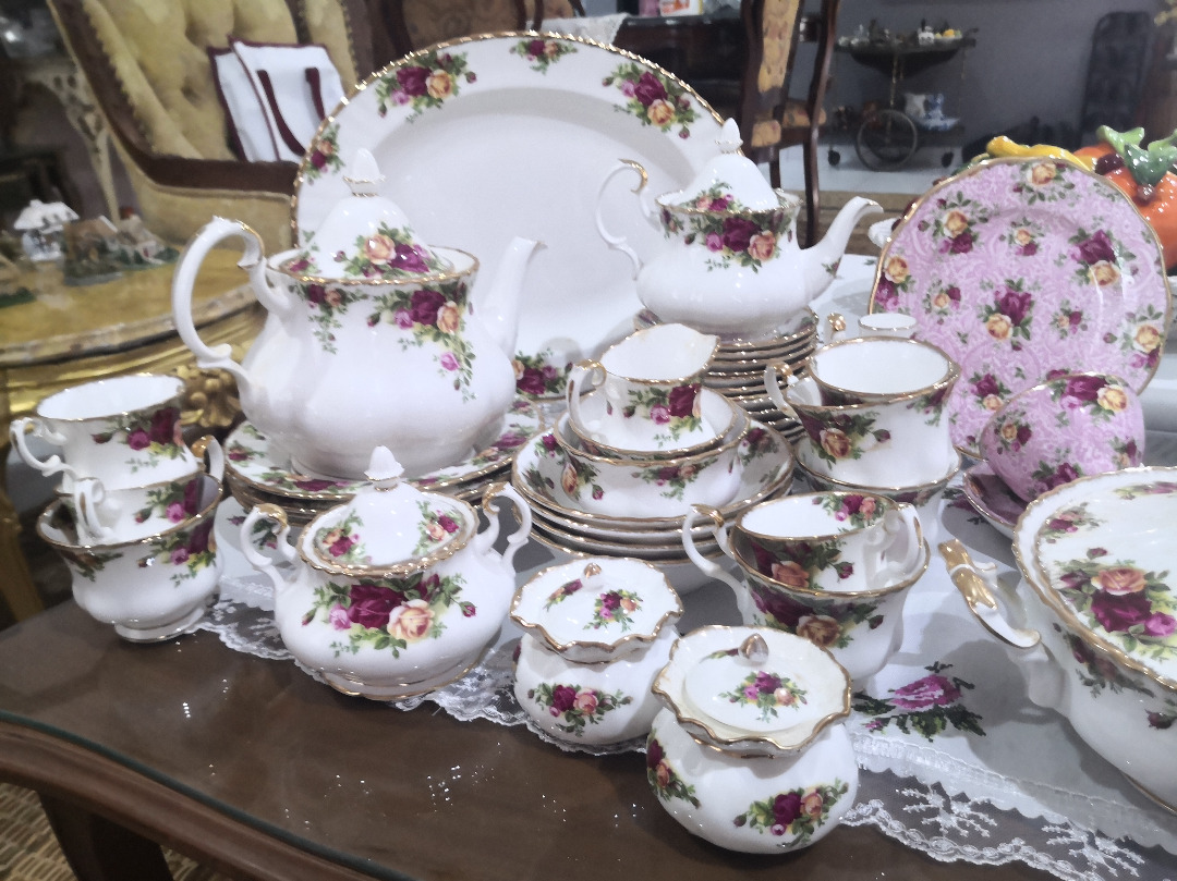 AUTHENTIC ROYAL ALBERT LONDON OLD COUNTRY ROSES, Furniture & Home ...