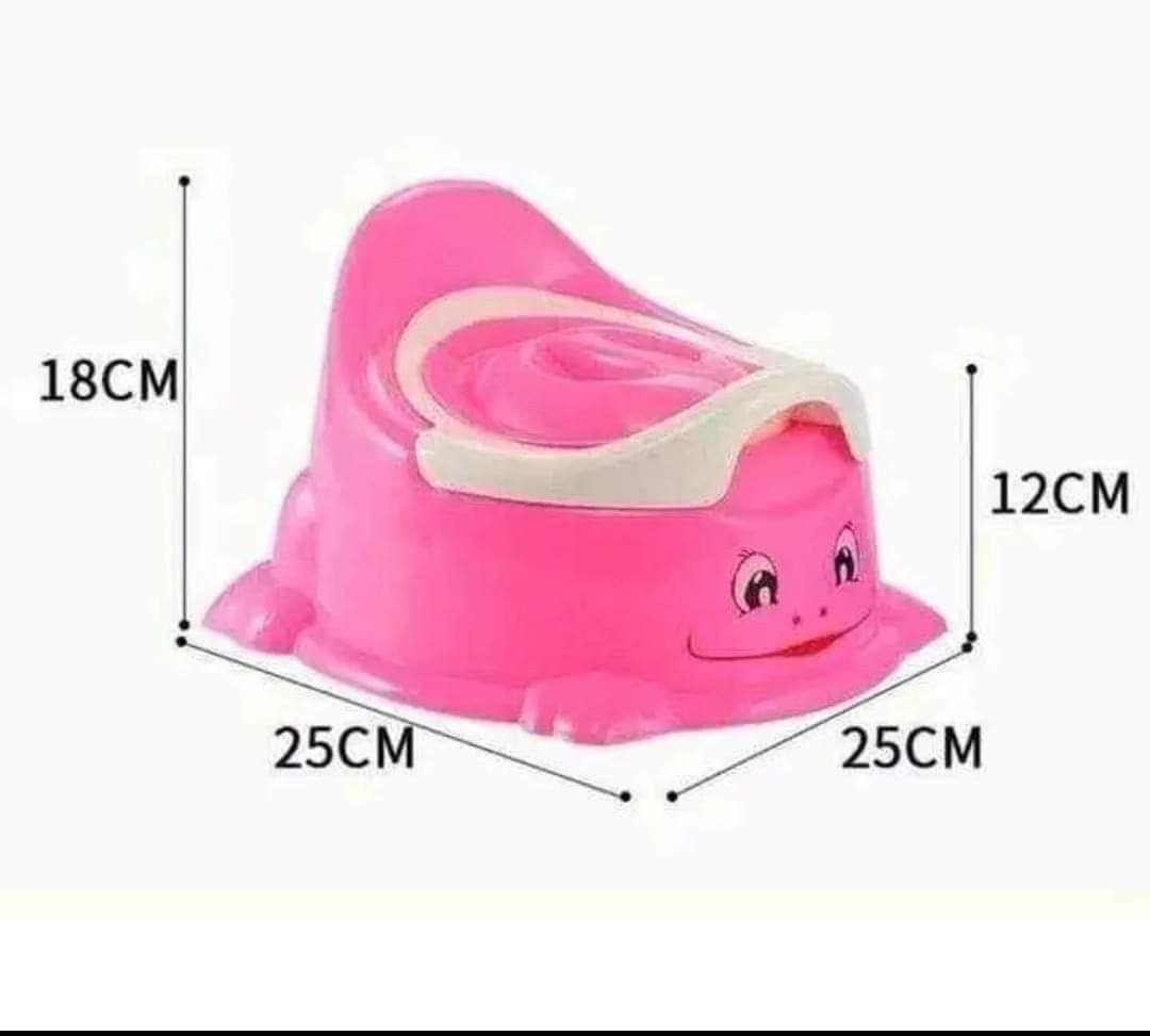 BABY POTTY TRAINING (Category: Bathtub & Bath Accessories) located in Quezon City. Submitted by fconnie15407950 (Listing ID 1317367716, Image 3). Description: .