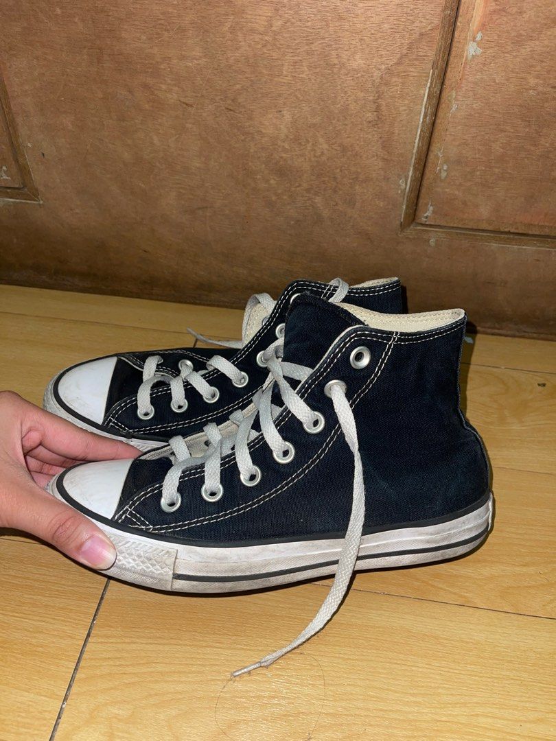 Black converse (Category: Sneakers) located in Manila. Submitted by declutterxvictoria (Listing ID 1317424693, Image 2). Description: US 5.5 WOMENS.