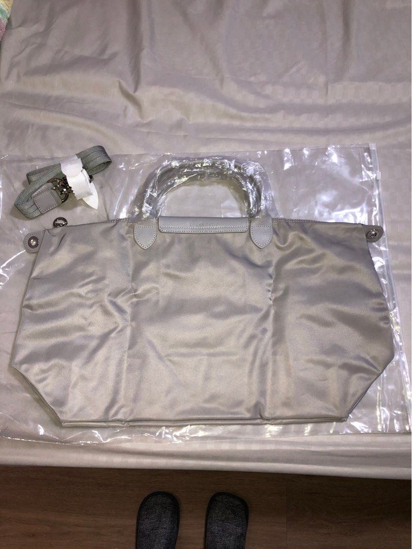Longchamp pebble color clearance