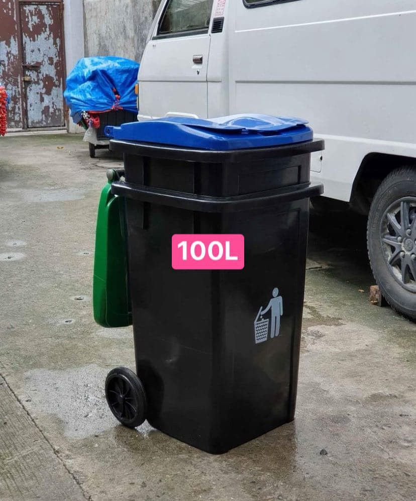 Bodega sale trash bin with or without wheels (Category: Cleaning Tools & Supplies) located in Manila. Submitted by bodegasalee22 (Listing ID 1317505746, Image 3). Description: TRASH BIN SALE SALE SALE BODEGA PRICE SAME DAY DELIVERY BRAND NEW COD OR GCASH.