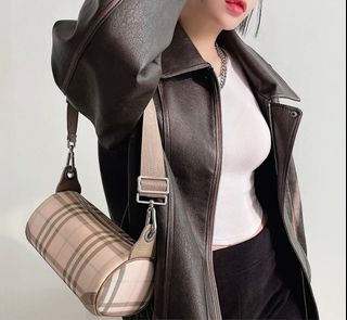 (Kategori: ) berada di . Dikirim oleh vintage_slay_shop (ID iklan 1251412337, Gambar 1). Deskripsi: .