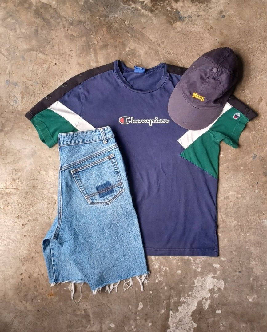 CHAMPION T SHIRT (Category: Tshirts & Polo Shirts ) located in Makati City. Submitted by niko_berto (Listing ID 1317368447, Image 3). Description: Champion t shirt size xl good condition washed and sanitized.