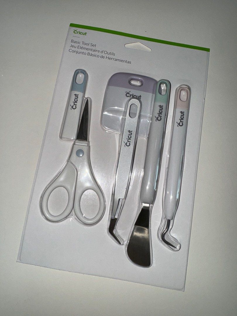 CRICUT basic tool set (Category: Craft Supplies & Tools) located in Muntinlupa City. Submitted by fmp0108 (Listing ID 1317381865, Image 2). Description: Authentic Cricut brand Brand new, unopened RFS: accidentally bought 2 online .