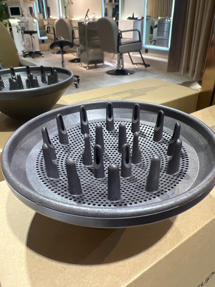 Dyson Diffuser (Category: Hair) located in Singapore. Submitted by mirumiru123 (Listing ID 1317446479, Image 2). Description: Diffuser for dyson supersonic Condition 9/10.