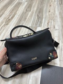 Feraud handbag malaysia 2025