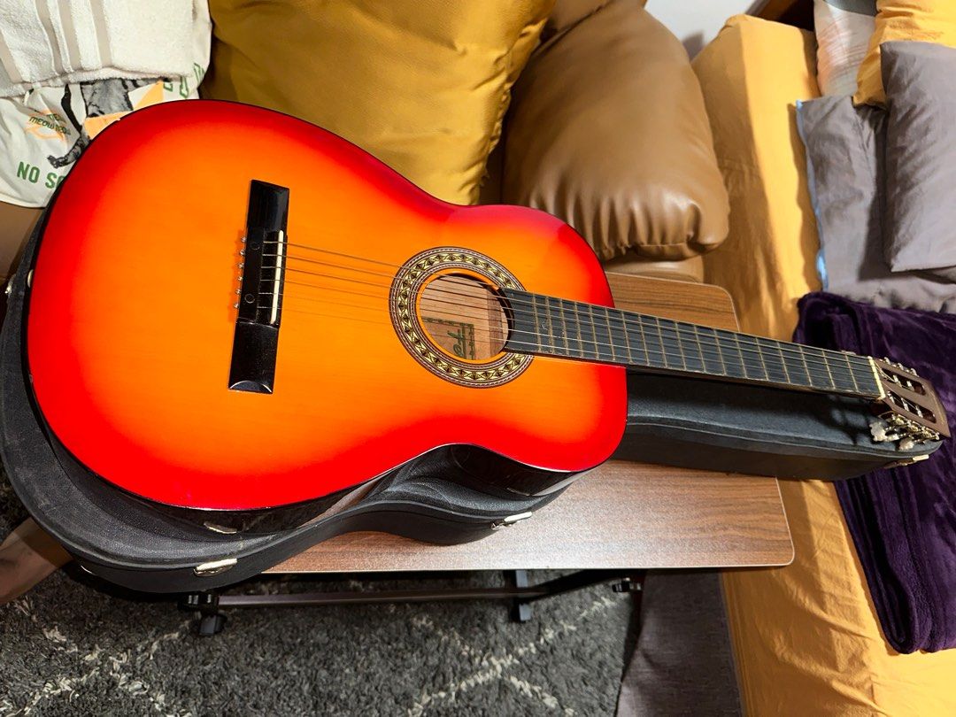Pre-loved Guitar (Fernando) (Category: Musical Instruments) located in San Fernando. Submitted by decluttermigs (Listing ID 1317416697, Image 1). Description: HIGH QUALITY BRAND FERNANDO GUITAR - negotiable - scratches in few areas but some are barely noticeable.