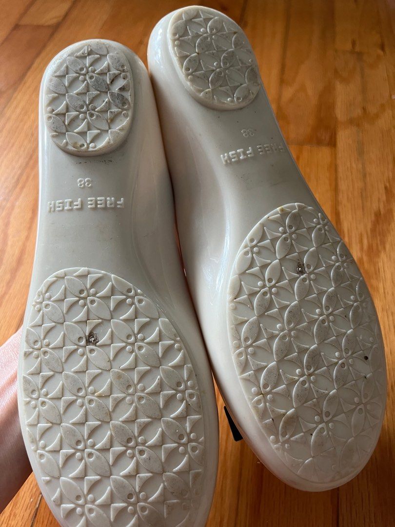 Free fish shoes top