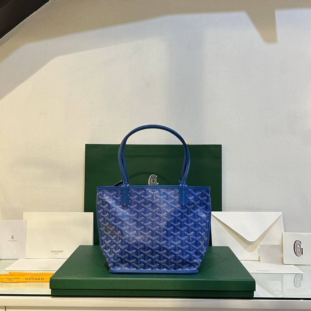Goyard Mini Anjou Tote Bag (Preorder) (Category: Luxury Bags & Wallets) located in Manila. Submitted by designerarchives.ph (Listing ID 1317444954, Image 1). Description: Complete: ribbon, box, paperbag, dustbag, cards/booklets Other colors are available also! You can send me a photo. Cheaper compared to others because of tax refund! DETAILED PHOTOS ARE UPLOADED Eta: 15 days 50% dp required Buyer will shoulder local sf Shipping: NCR - Grab/Lalamo