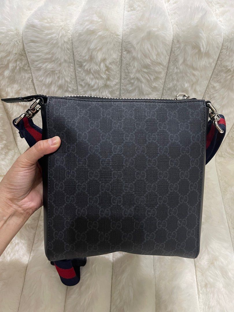 Gucci gg supreme small messenger bag discount