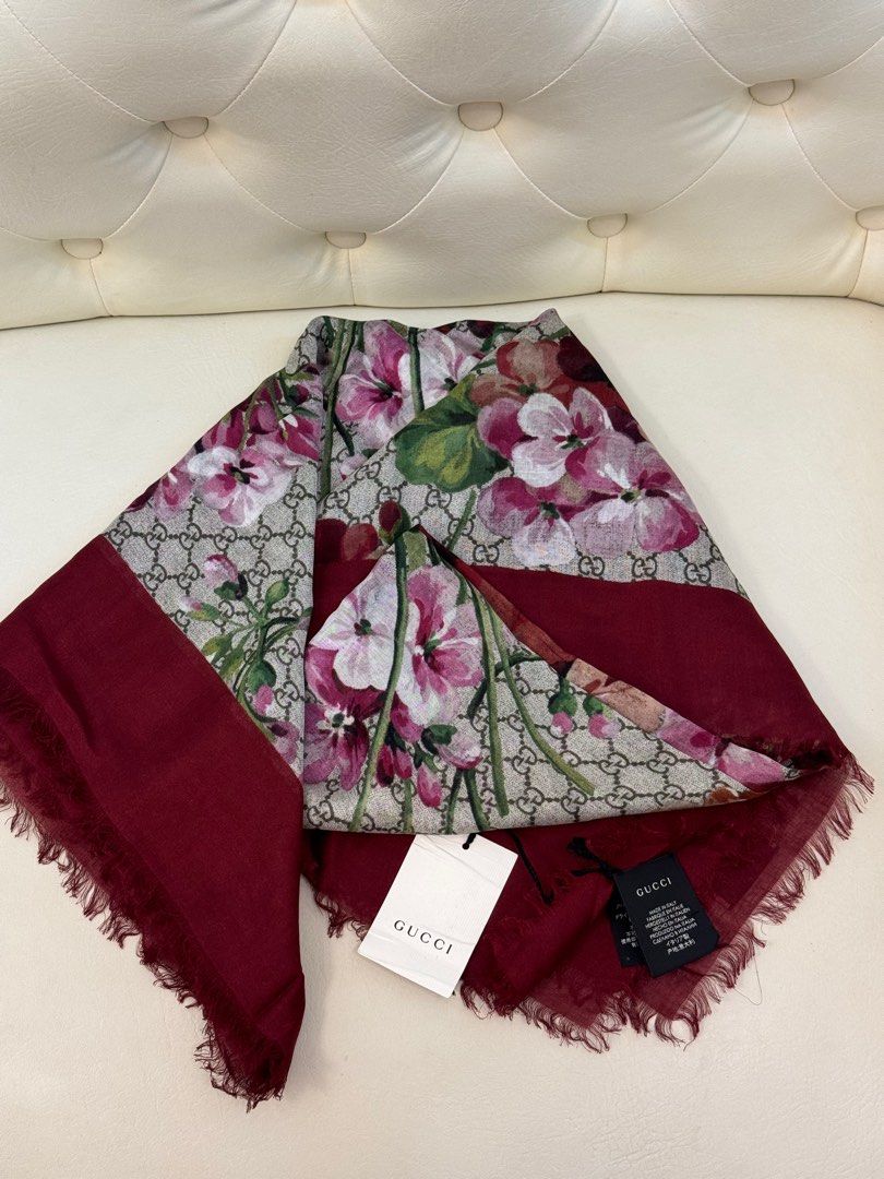 Gucci Shawl 140x140 Women s Fashion Coats Jackets and Outerwear on Carousell