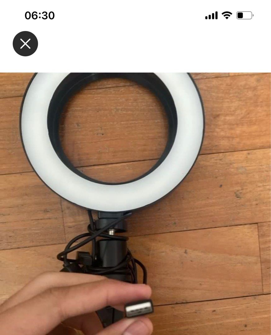 Selfie ring light (Category: Lighting) located in Singapore. Submitted by ninda1972 (Listing ID 1317536296, Image 2). Description: Selfie ring light that conect with usb. $5 Self collect at my place .